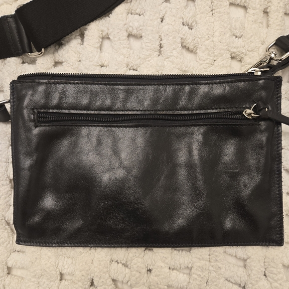 Roots Black Leather Crossbody Or Shoulder Bag/Purse - Picture 3 of 5